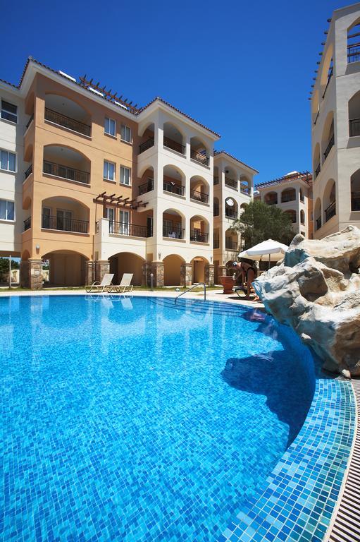 Апартаменты Adamou Gardens Пафос Экстерьер фото